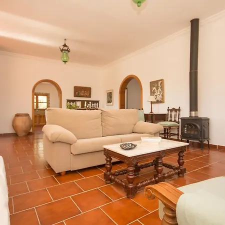 Moscari Vila *
